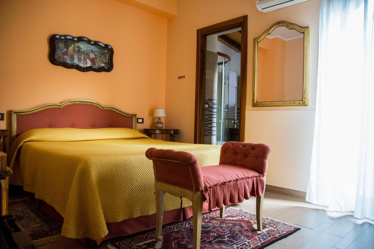 B&B Villa Liliya Fiumefreddo di Sicilia Luaran gambar